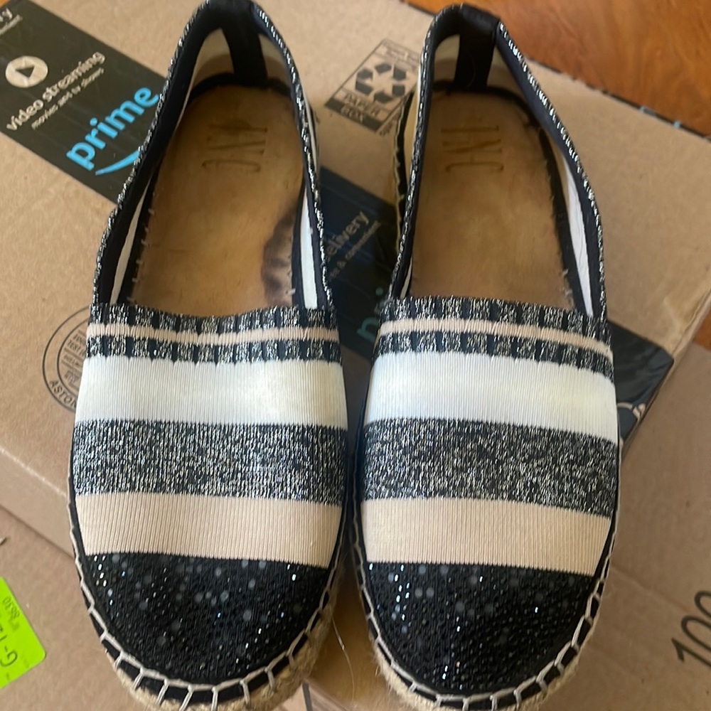INC women’s slip on shoe